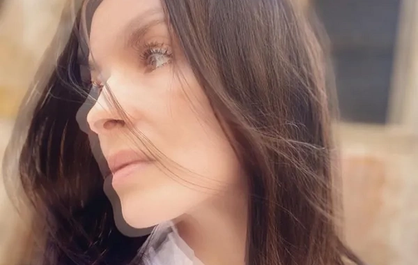 Evli iş adamı ilə eşq yaşayan və hazırda ektrasens olan MÜĞƏNNİNİN HEKAYƏSİ