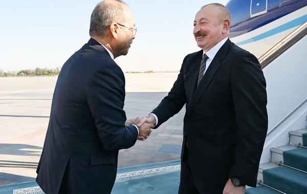 Президент Ильхам Алиев прибыл с визитом в Узбекистан