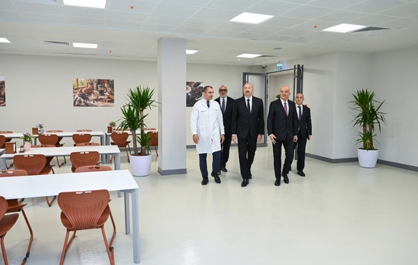 İlham Əliyev Pirallahı Sənaye Parkında dərman istehsalı müəssisəsinin açılışında iştirak edib
