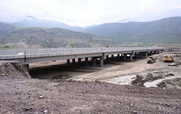 Araz çayı üzərində Ağbənd-Kəlalə avtomobil körpüsünün tikintisi qrafikə uyğun aparılır