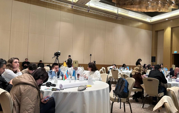 Media nümayəndələri üçün WUF13 haqqında məlumatlandırma sessiyası keçirilib