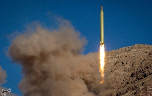 İran İsrail hədəflərinə kaset başlıqları ilə təchiz olunmuş Qədr raketləri atıb