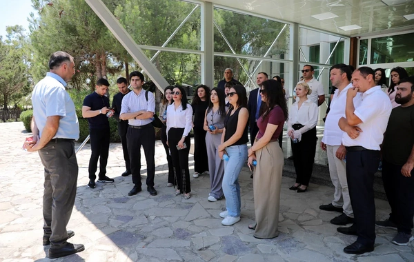 Gənc media nümayəndələri SOCAR-ın yaşıl enerji planı ilə tanış oldular