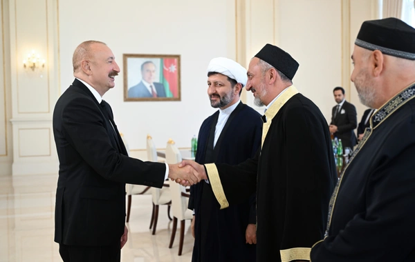 İlham Əliyev Bakıda keçirilən beynəlxalq konfransların iştirakçılarını qəbul edib