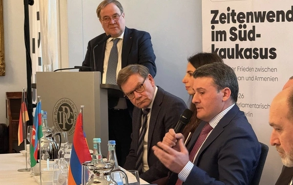 Almaniya XİN başçısı azərbaycanlı və ermənistanlı səfirlərlə bir arada