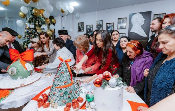 Ahıl şəxslər üçün sosial xidmət müəssisəsində Yeni il süfrəsi açılıb