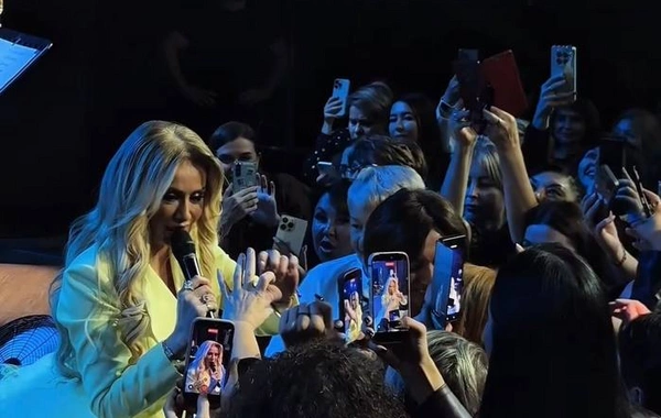 Roza Zərgərli bu qonşu ölkənin üç şəhərində konsert verdi