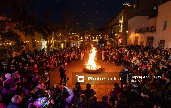 Qədim divarlar arasında bayram ruhu - İçərişəhərdə möhtəşəm Novruz şənliyi