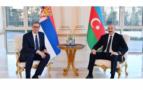 Aleksandar Vuçiç İlham Əliyevə zəng edib