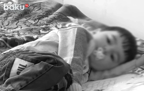 Üç yaşlı körpənin ürəyində iki deşik var, əməliyyat üçün isə doqquz min manat tələb olunur