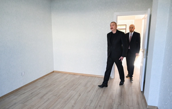 Prezident Zəngilan şəhərində 104 mənzilli yaşayış kompleksində görülmüş işlərlə tanış olub Prezident Zəngilan şəhərində 104 mənzilli yaşayış kompleksində görülmüş işlərlə tanış olub
