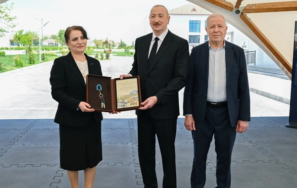 Prezident və birinci xanım Cəbrayıl rayonunun Şükürbəyli kəndinə köçən sakinlərlə görüşüblər