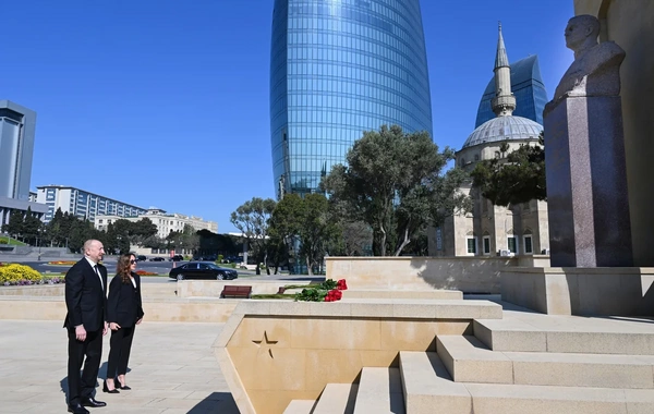 Faşizm üzərində Qələbə uğrunda mübarizədə həlak olan Azərbaycan övladlarının xatirəsi ehtiramla anılıb