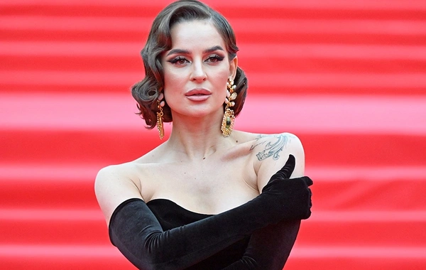 The lead singer of Artik & Asti, Sevil Velieva, got married