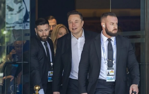 ABŞ-də İlon Maska güzəştlər: Mühafizəçilərinə status verildi