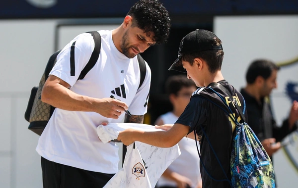 Qarabağ Tvente ilə oyun üçün Niderlanda yola düşdü
