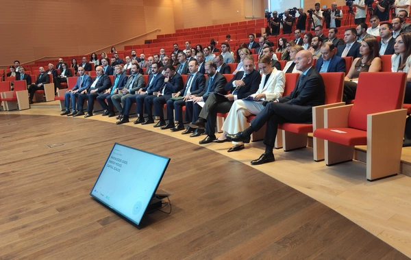 Bakıda Liderlik və İnnovasiya üzrə IE Mərkəzinin AZEMBA proqramının açılış mərasimi  keçirilir