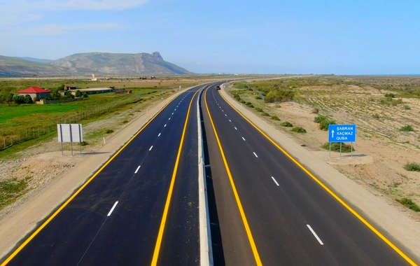 Ödənişli avtomagistrallarda maksimum sürət həddi müəyyənləşir