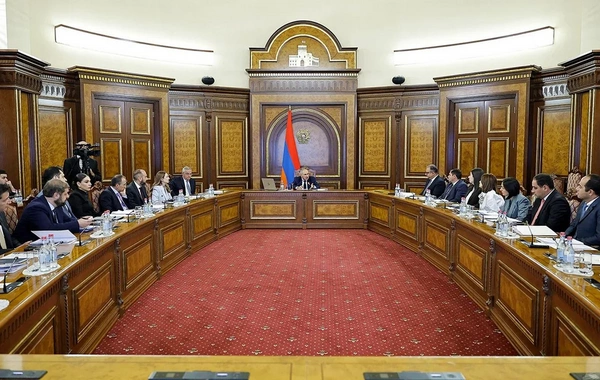 Ermənistanın yeni Konstitusiyasının qəbulu Nazirlər Kabinetinin proqramının layihəsinə salınıb