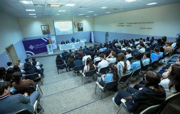 Milli dəyərlər və gənclərin gələcəyi mövzusunda tədbir keçirilib