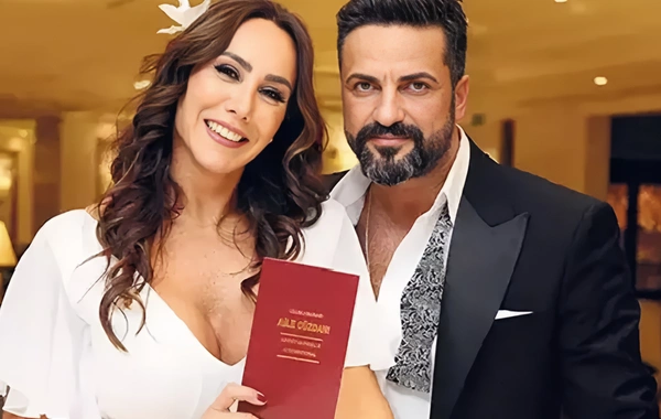Rəqqasə Asena həyat yoldaşından buna görə boşanır