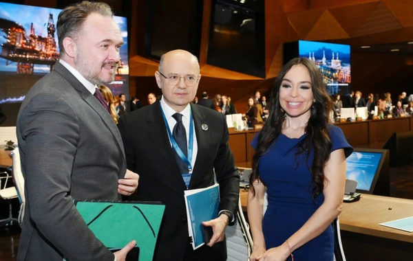 Leyla Əliyeva "Yaşıl enerji layihələri" sessiyasında çıxış edib