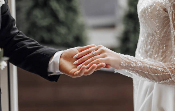 Знаменитый бизнесмен женился на уборщице и оставил ей 43 миллиона фунтов стерлингов