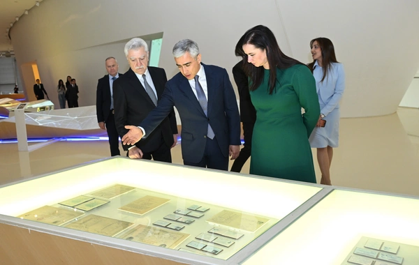 Litvanın Baş naziri İnqa Ruqiniene Heydər Əliyev Mərkəzində olub