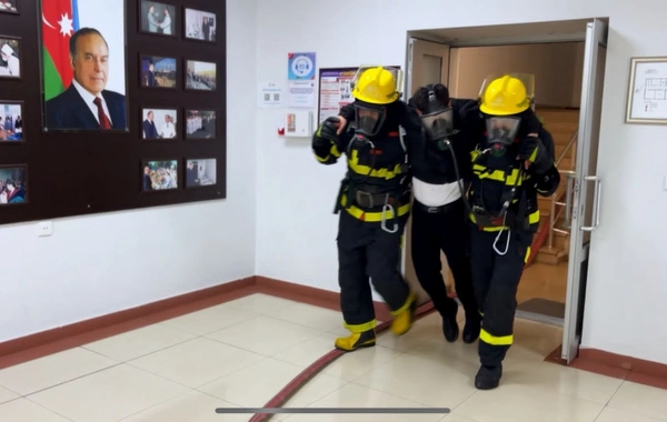 Nazirlik xəstəxanada təlim keçirdi