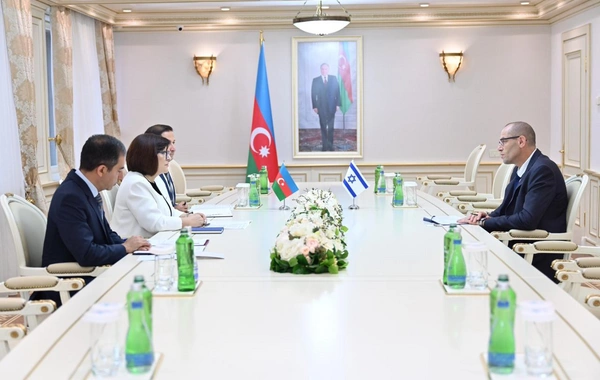 Sahibə Qafarova İsrailin Azərbaycanda yeni təyin olunmuş səfiri ilə görüşüb
