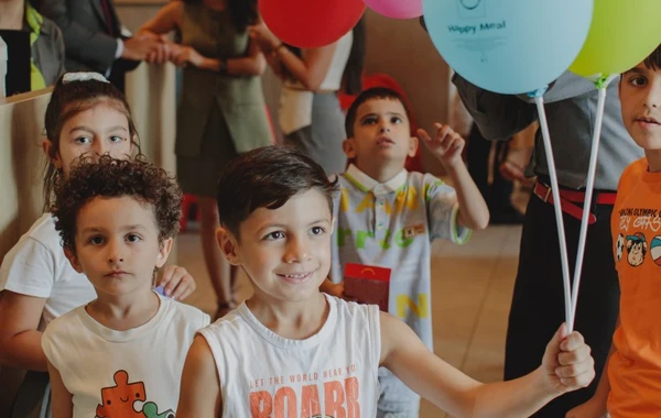 "McDonald"s" və DSMF şəhid övladlarını məktəb ləvazimatları ilə təmin edib