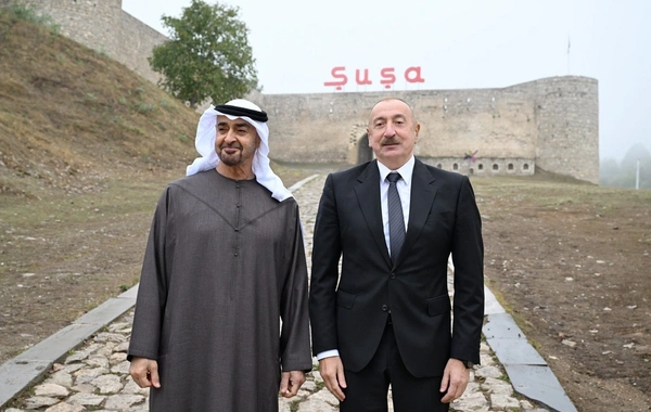 Azərbaycan və BƏƏ liderləri Şuşa qalasının önündə foto çəkdiriblər