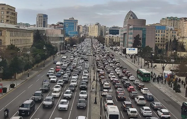 Bakı yollarında 14 istiqamətdə sıxlıq var