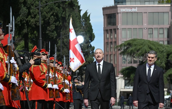 Prezident İlham Əliyevin Tbilisidə rəsmi qarşılanma mərasimi keçirilib