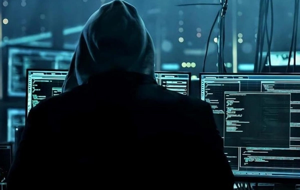 FBI sistemlərinə sızma iddiası: Minlərlə əməkdaşın məlumatları ələ keçirilib