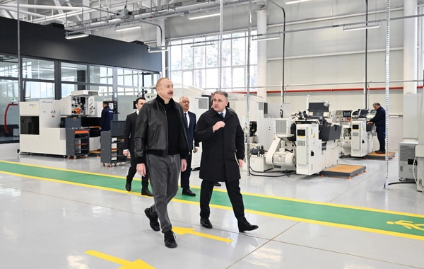 İlham Əliyev Tərtər elektromexanika zavodunun yenidənqurmadan sonra açılışında iştirak edib