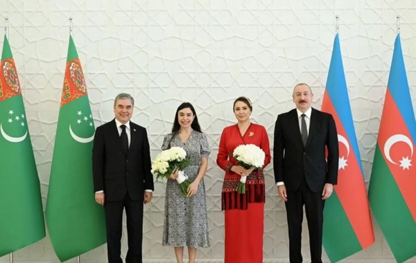 Лейла Алиева поделилась кадрами встречи с Огулджахан Атабаевой