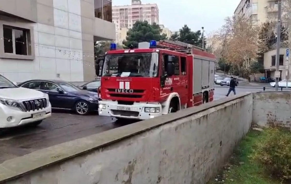 Bakıda yaşayış binasında PARTLAYIŞ: Xəsarət alan var