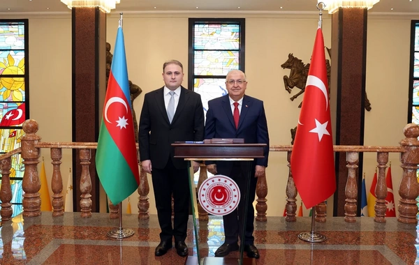 Vüqar Mustafayev Ankarada Yaşar Gülərlə müzakirələr aparıb