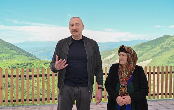 Prezident İlham Əliyev Şuşanın Böyük Qaladərəsi kəndində görülən işlərlə tanış olub, sakinlərlə görüşüb