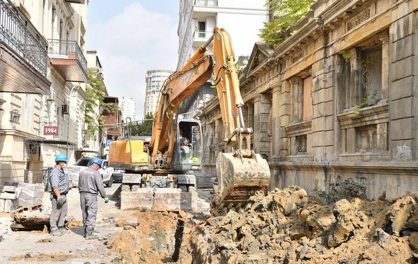 Bakının bu ərazilərində içməli su və kanalizasiya xətləri yenilənir