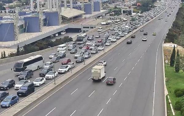Paytaxtda sıxlıq olan küçələrin SİYAHISI