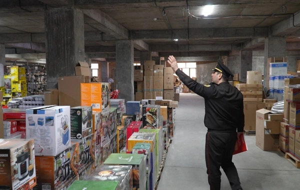 Omidin bir mağazasının fəaliyyəti qismən MƏHDUDLAŞDIRILIB