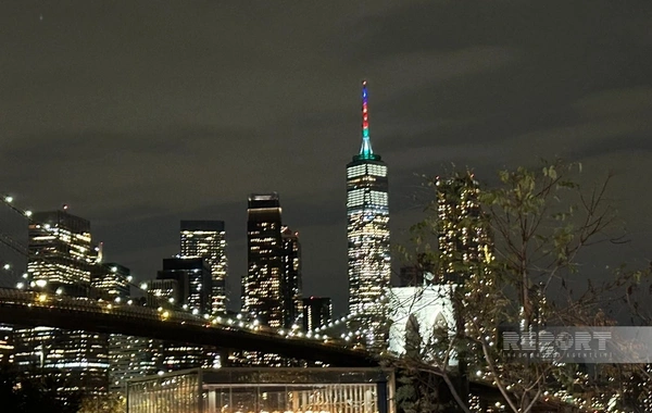 Небоскребы Нью-Йорка подсвечены цветами флага Азербайджана