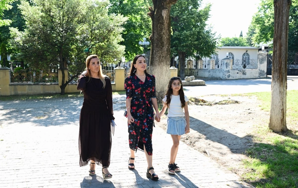 Leyla Aliyeva familiarized herself with the works being carried out in the Muhammed Fizuli Park in the city of Sheki