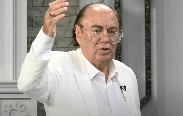 Xalq artistinin qızı olduğunu deyən qadın: "Qəbul olunmadığım üçün maska taxıram"