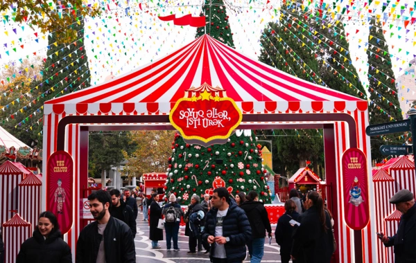 Bakı şəhərinin sevilən Qış nağılı yenidən Fəvvarələr meydanında!