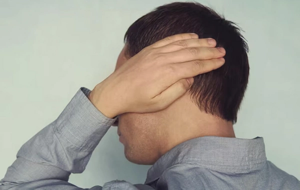 В Сумгайыте мужчина откусил ухо знакомому