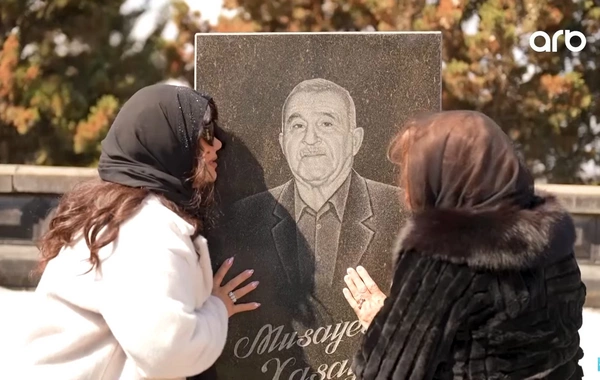 Atasının məzarını görən Mənzurə Musayeva göz yaşlarını saxlaya bilmədi