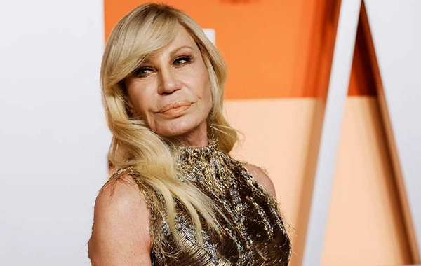 Donatella Versace məşhur brendinin direktorluğundan ayrıldı